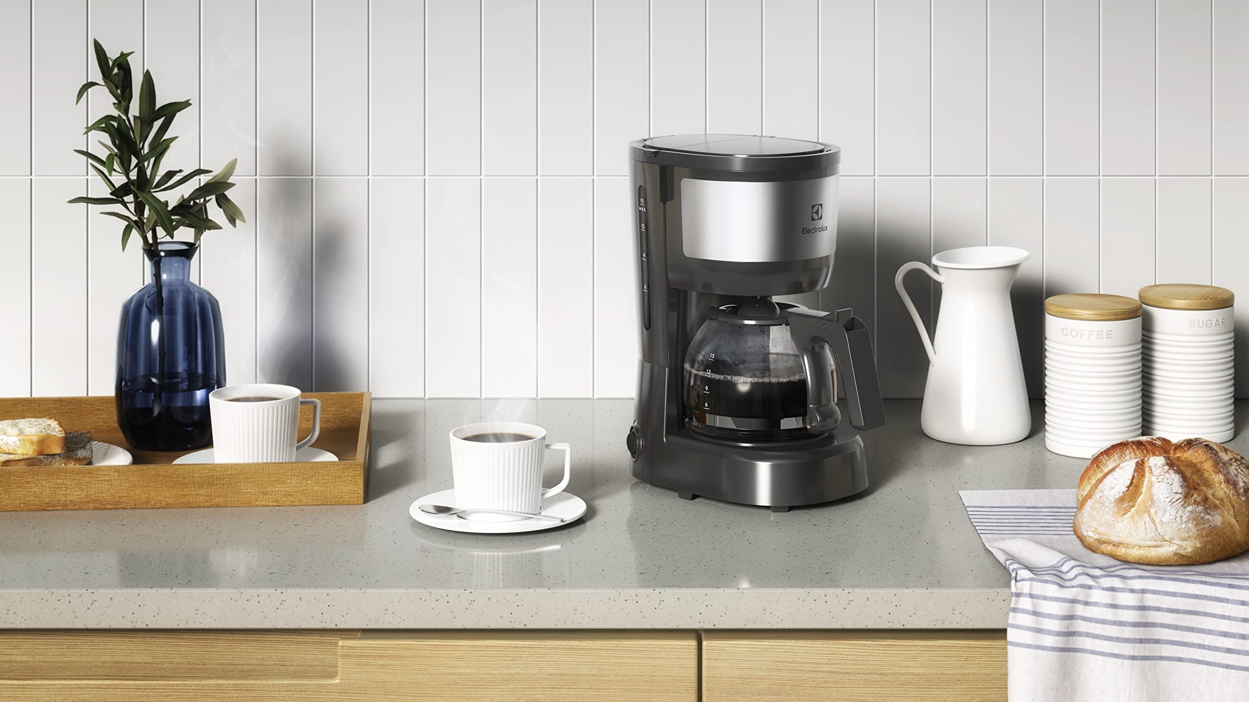 Café em grandes quantidades e com eficiência de saúde da Electrolux ECM10